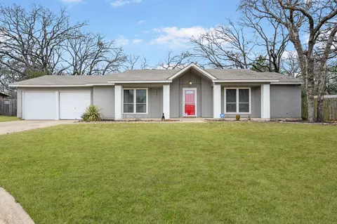 1323 Columbine Ct, Arlington, TX 76013