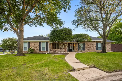 1507 Meadow Way Ct, Mansfield, TX 76063