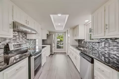 1305 Willow Way, Garland, TX 75043