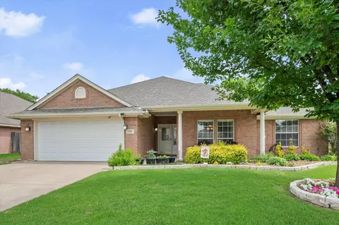 836 Heberle Dr, Burleson, TX 76028