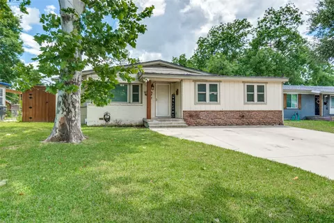 2902 Hillglenn Rd, Dallas, TX 75228