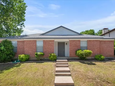 1008 Breezewood Dr, Arlington, TX 76017
