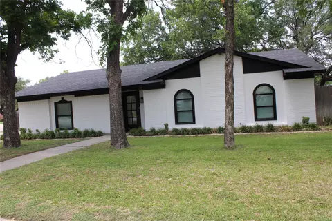 1803 Stagecoach Rd, Brownwood, TX 76801