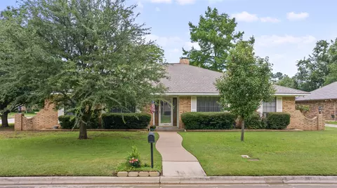 805 Sandpiper Dr, Denton, TX 76205