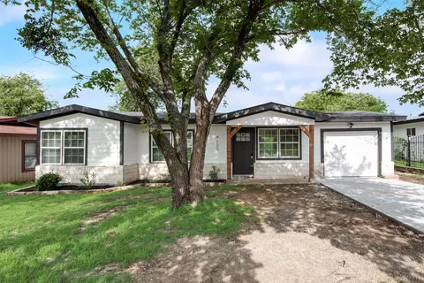 4320 Carmel Ave, Fort Worth, TX 76119