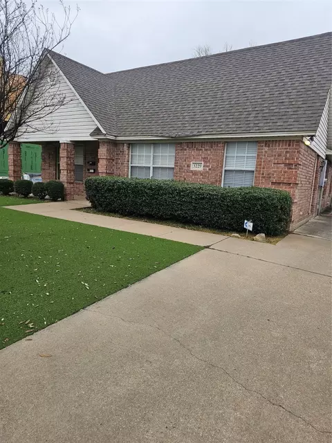 3233 S Univer Dr, Fort Worth, TX 76109