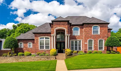 903 Crescent Dr, Highland Village, TX 75077