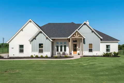 467 Red Bird Dr, Springtown, TX 76082
