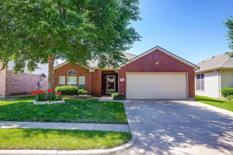8348 Riversprings Dr, Hurst, TX 76053
