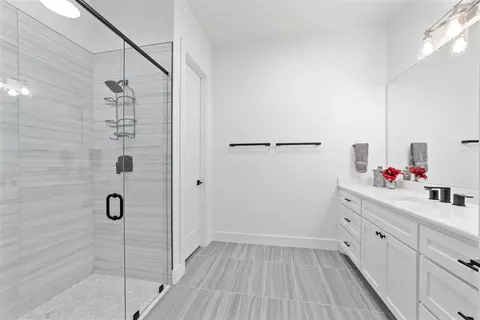 Bath - 582 Oak Point Dr, May, TX 76857 photo 5 of 5