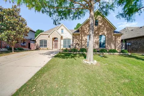 920 Monticello Dr, Burleson, TX 76028