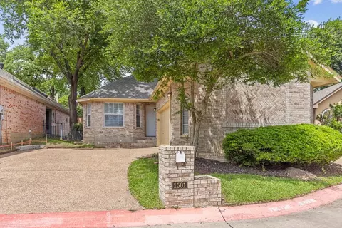 Exterior - 1501 Milla Ct, Euless, TX 76039 photo 3 of 7