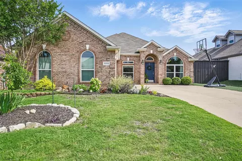 5332 Rolling Meadows Dr, Fort Worth, TX 76123