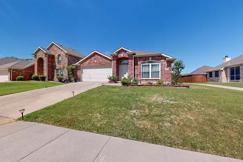 911 Fountain Dr, Wylie, TX 75098