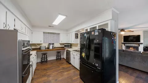 Kitchen - 413 E 9th St, Kaufman, TX 75142 photo 1 of 3