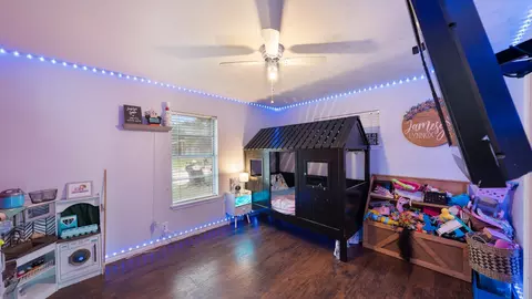 Bedroom - 413 E 9th St, Kaufman, TX 75142 photo 1 of 1