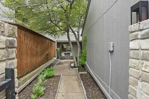 10607 Hillpoint Dr, Dallas, TX 75238