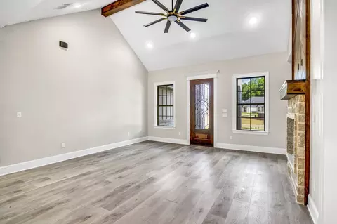 Living - 2010 Locklear Ln, Tyler, TX 75703 photo 3 of 4