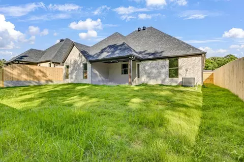 Exterior - 2010 Locklear Ln, Tyler, TX 75703 photo 4 of 5