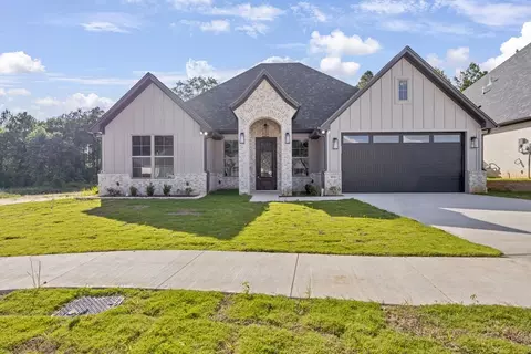 Exterior - 2010 Locklear Ln, Tyler, TX 75703 photo 2 of 5