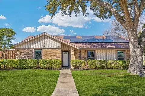 4027 Windy Crest Dr, Carrollton, TX 75007