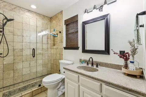 Bath - 325 Apache Trl, Keller, TX 76248 photo 3 of 3