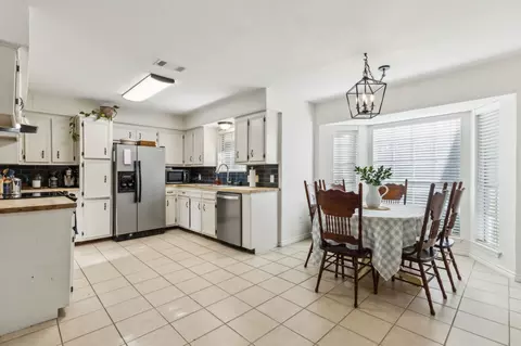 Kitchen - 325 Apache Trl, Keller, TX 76248 photo 4 of 4