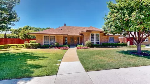 1023 Hampshire Ln, Carrollton, TX 75007