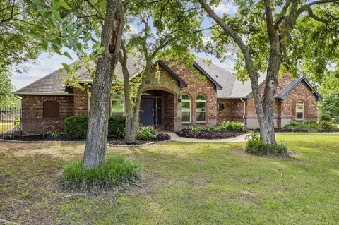 106 Morning Star Trl, Aurora, TX 76078