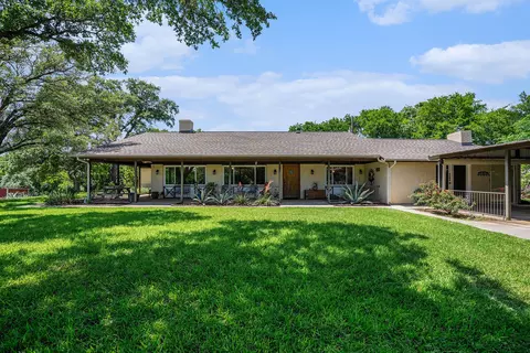 4151 Oakcrest Ln, Fort Worth, TX 76126