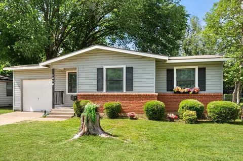 1415 W Lovers Ln, Arlington, TX 76013