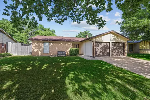 6529 Wooddale Dr, Watauga, TX 76148