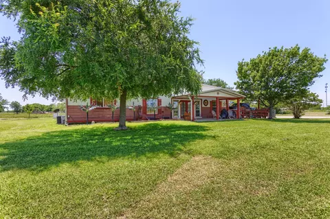 5295 Ganzer Rd W, Krum, TX 76249