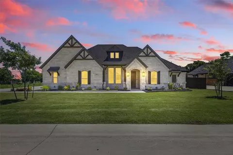 9000 Hidden Pond St, Justin, TX 76247