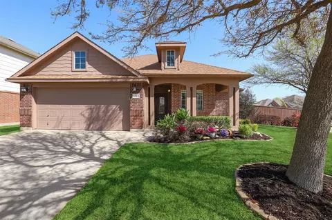 4953 Meadow Trails Dr, Fort Worth, TX 76244