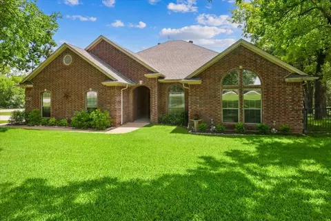 117 Southwinds Dr, Weatherford, TX 76087