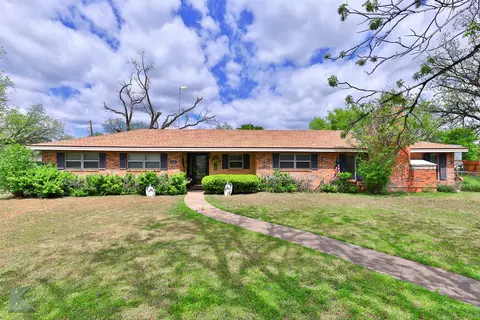 606 State St, Winters, TX 79567