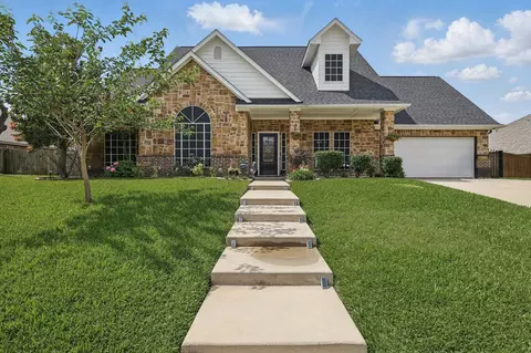 2210 Ridgewood Dr, Bridgeport, TX 76426