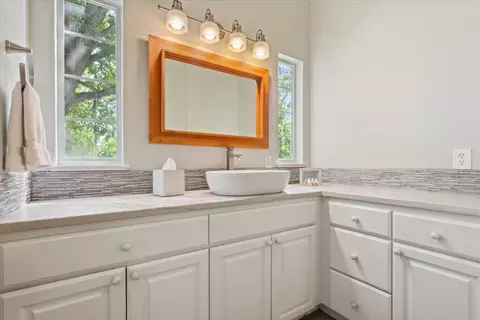 Bath - 1345 Stillwater Rd, Waco, TX 76708 photo 2 of 8