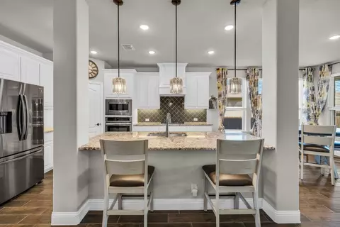 914 Park Vista Dr, Justin, TX 76247