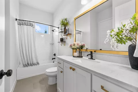 Bath - 3536 E Cheney Ave, Celina, TX 75009 photo 1 of 3