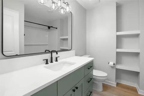Bath - 5305 Links Dr, Waco, TX 76708 photo 5 of 6