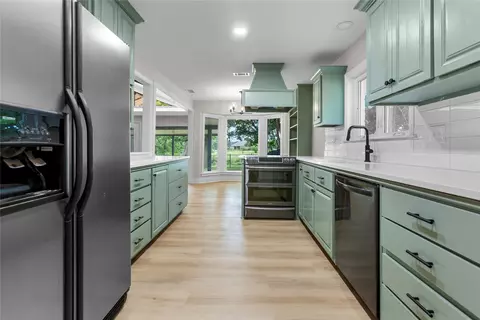 Kitchen - 5305 Links Dr, Waco, TX 76708 photo 1 of 6