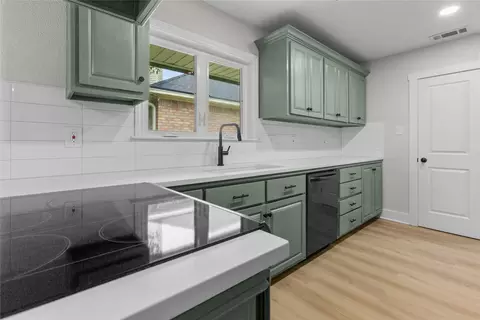 Kitchen - 5305 Links Dr, Waco, TX 76708 photo 6 of 6
