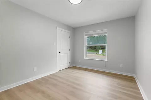 Bedroom - 5305 Links Dr, Waco, TX 76708 photo 5 of 6