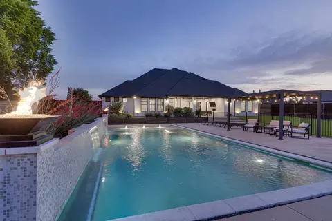 811 Quint Ct, Midlothian, TX 76065