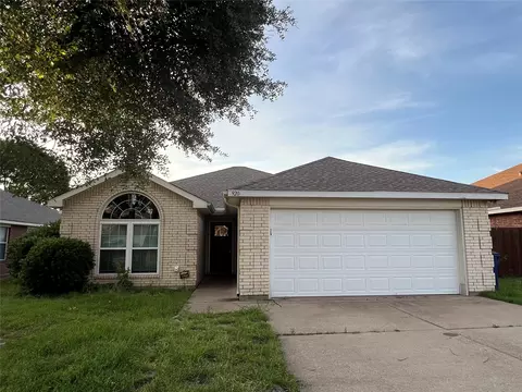 920 Joshua Dr, Burleson, TX 76028