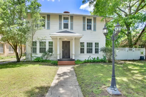 820 W Gandy St, Denison, TX 75020
