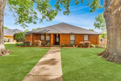 2101 Plymouth Dr, Ennis, TX 75119