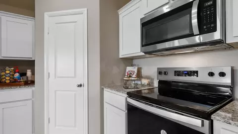509 Marsh St, Cleburne, TX 76033 photo 5